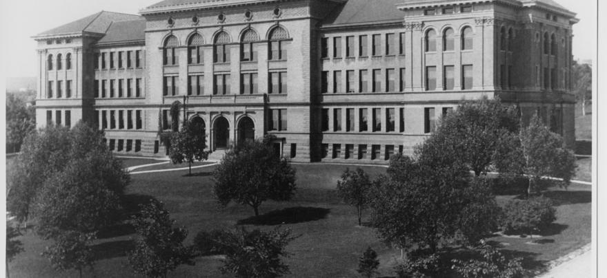 A black and white photo of the Duluth Teacher's College from the early twentieth century,